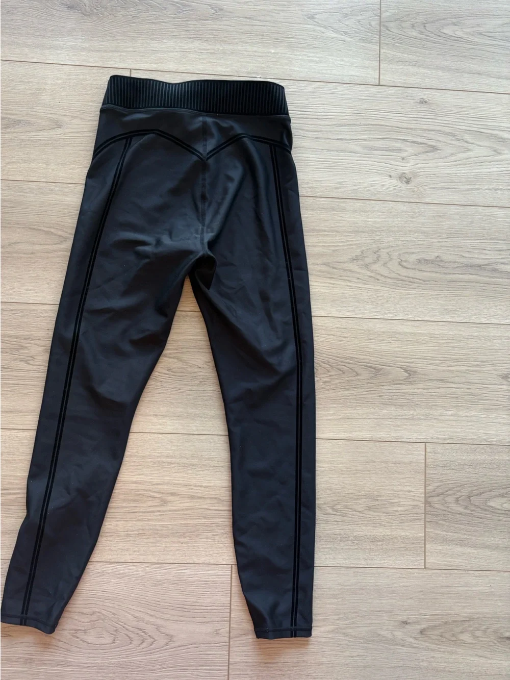 Alo Black Leggings